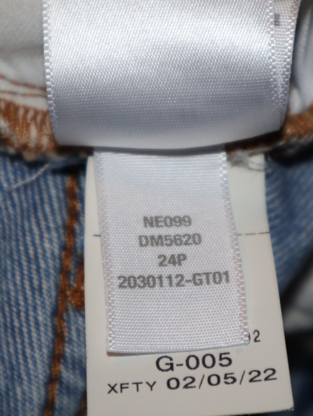 Madewell Petite Baggy Straight Jeans in Earlhurst Wash: Ripped Edition Size 24P - Picture 11 of 11